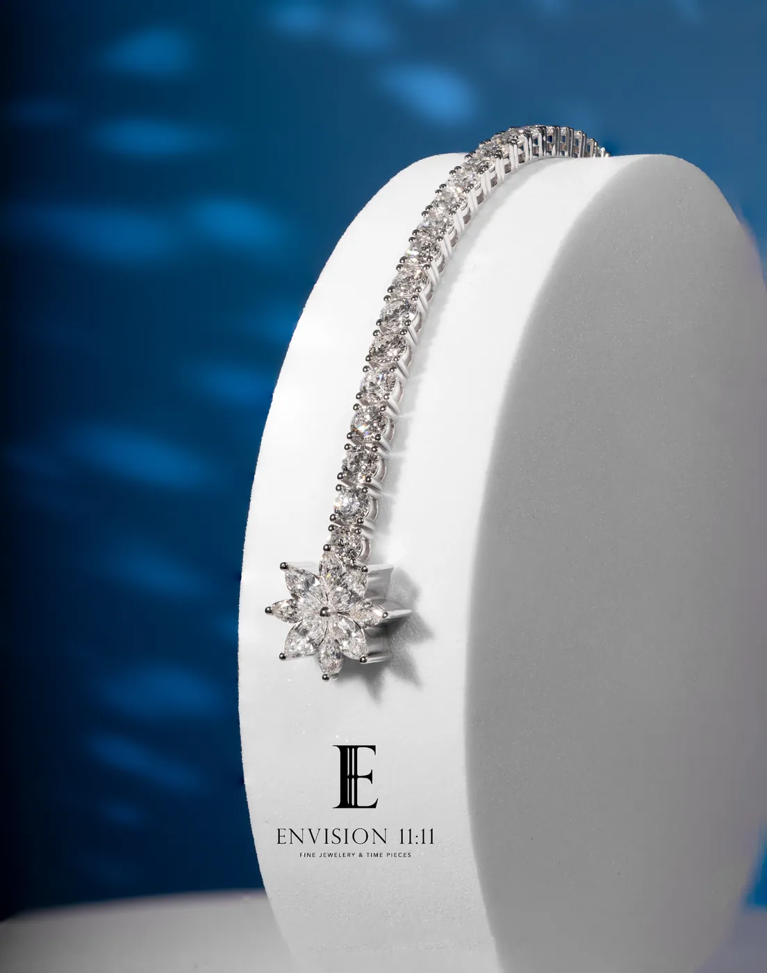 Star tennis bracelet in diamonds
